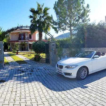 Private With Pool. Perfect Location!