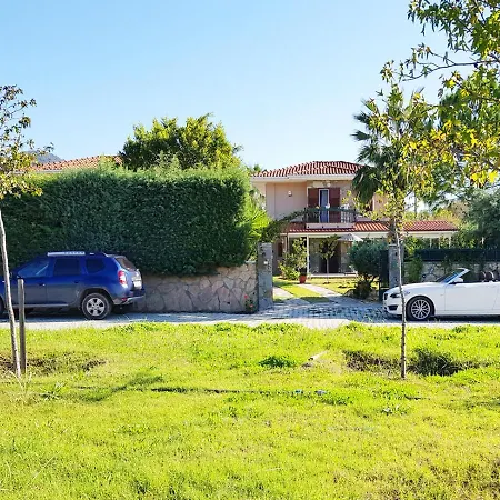 Private With Pool. Perfect Location! ヴィラ